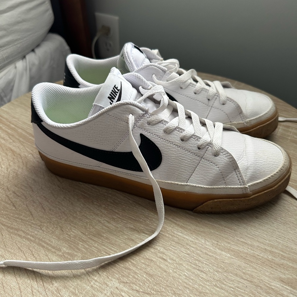 Nike Size 9.5 Sneakers